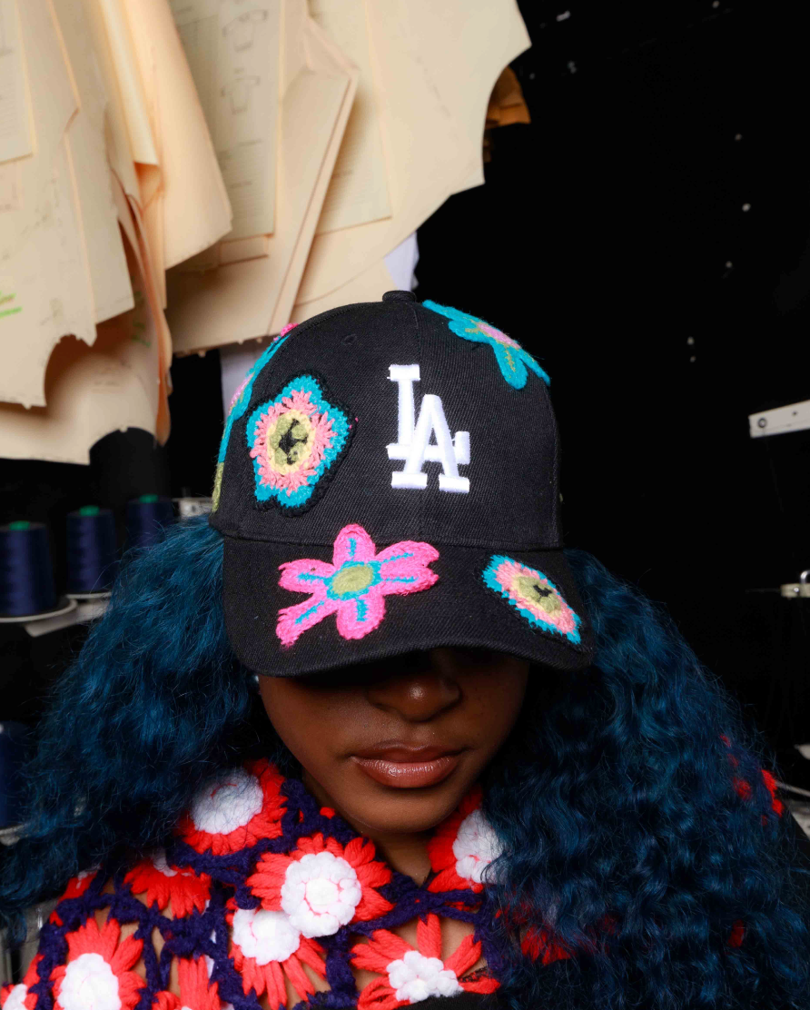 Different color knits hat